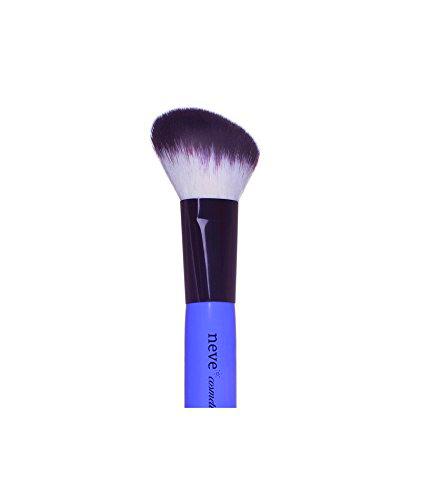 Neve Cosmetics Cepillo contorneado suave y en ángulo para esculpir los volúmenes faciales | "Blue contour"