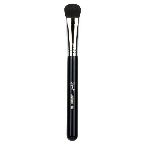 Sigma Beauty E50 - Brocha grande y esponjosa para resaltar el hueso de las cejas o pómulos superiores